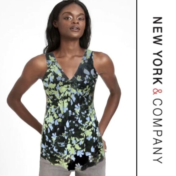 New Yourk & Company Floral Plunge Peplum Top - Picture 1 of 7
